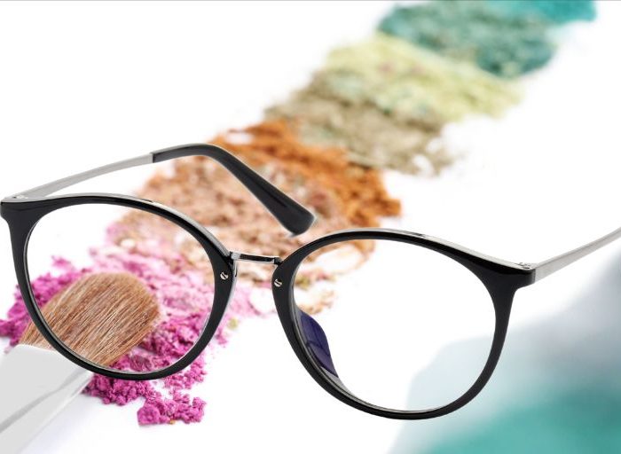 Liberate Makeup Enthusiasts From the Constraints of Glasses